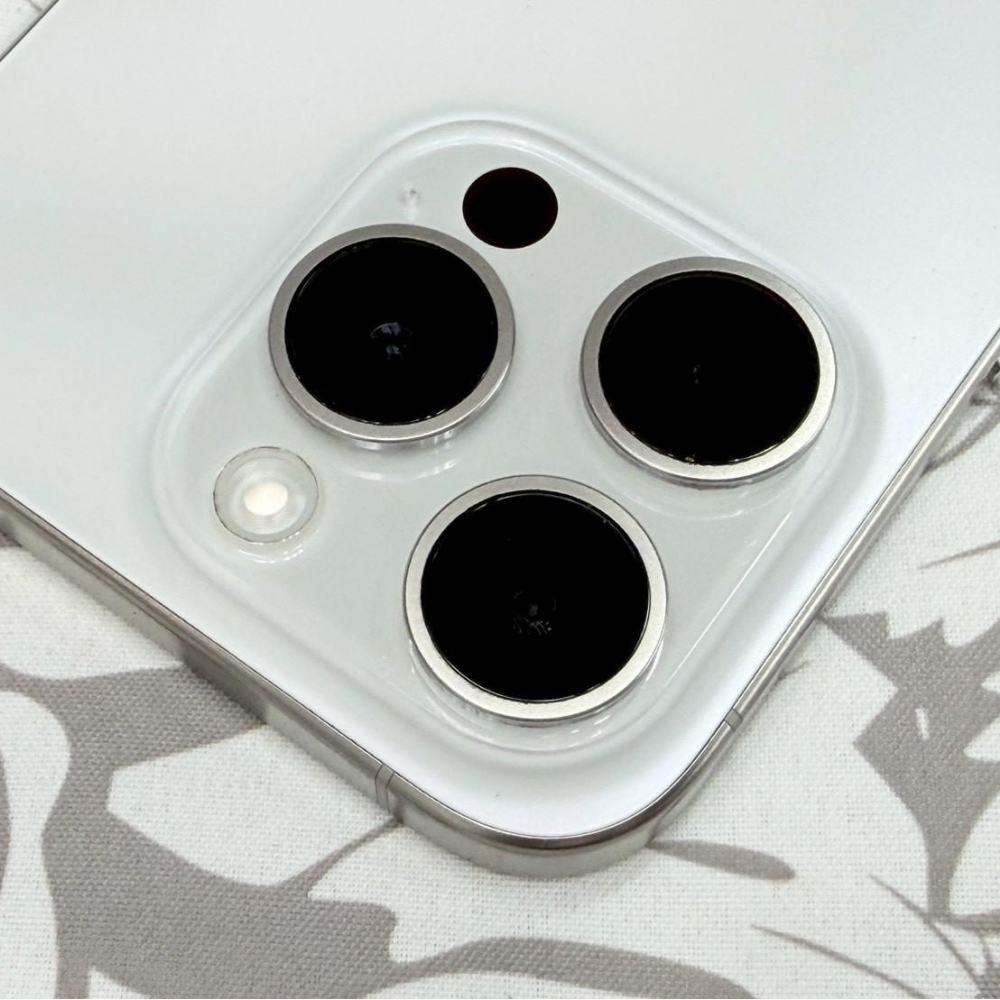 iPhone 15 Pro 256g 白 電池86% 無盒裝有配件