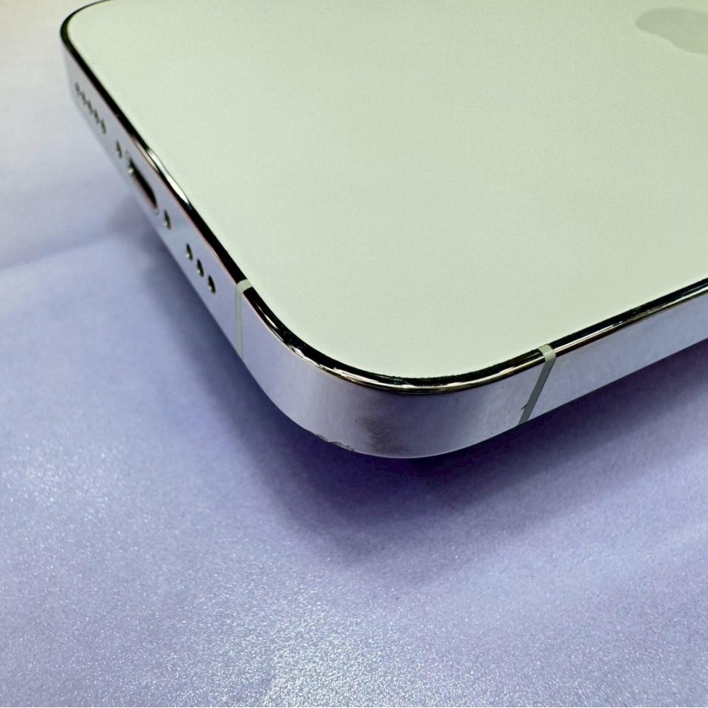 iPhone 13 Pro 256g 白 電池75% （相機只能正常一倍鏡 0.5和2倍不能用）無盒