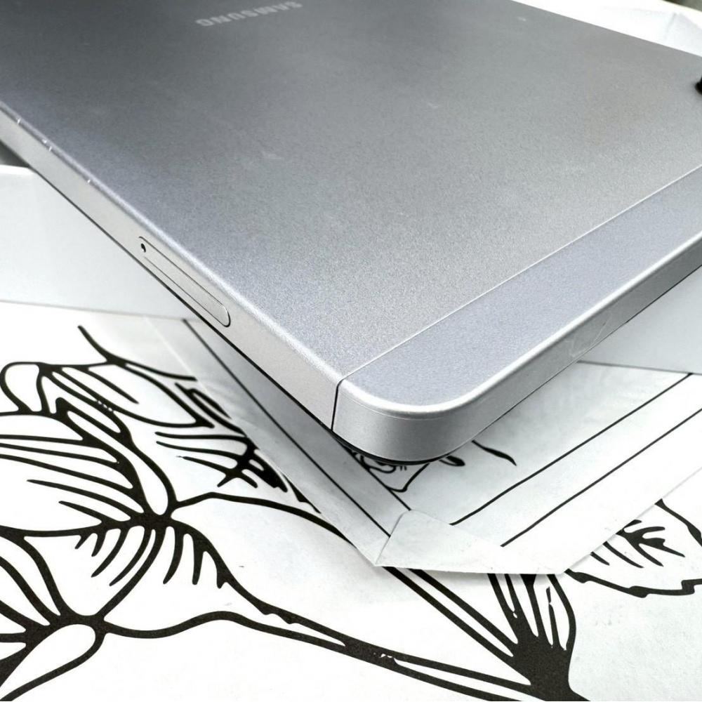 展示機 SAMSUNG Tab A9 8.7吋 (4+64G) 銀 （共3台）  ( WIFI版）保