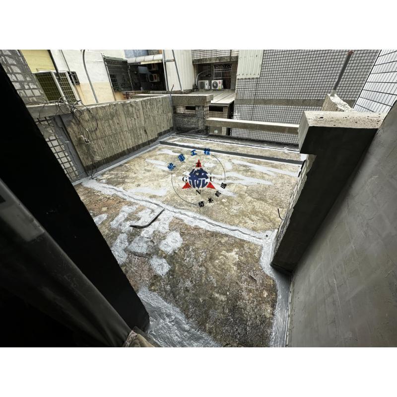 【高雄露台防水工程】-  三民區新建案露台防水施工。