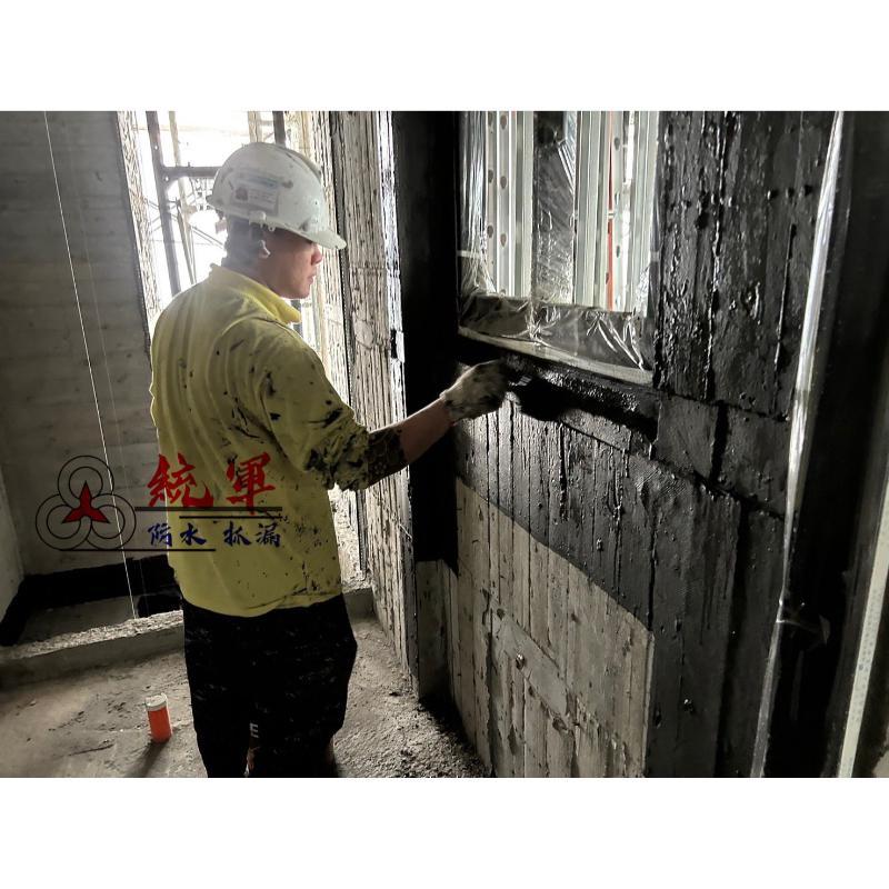 【高雄防水工程】- 高雄鼓山區建案-窗框防水施工。