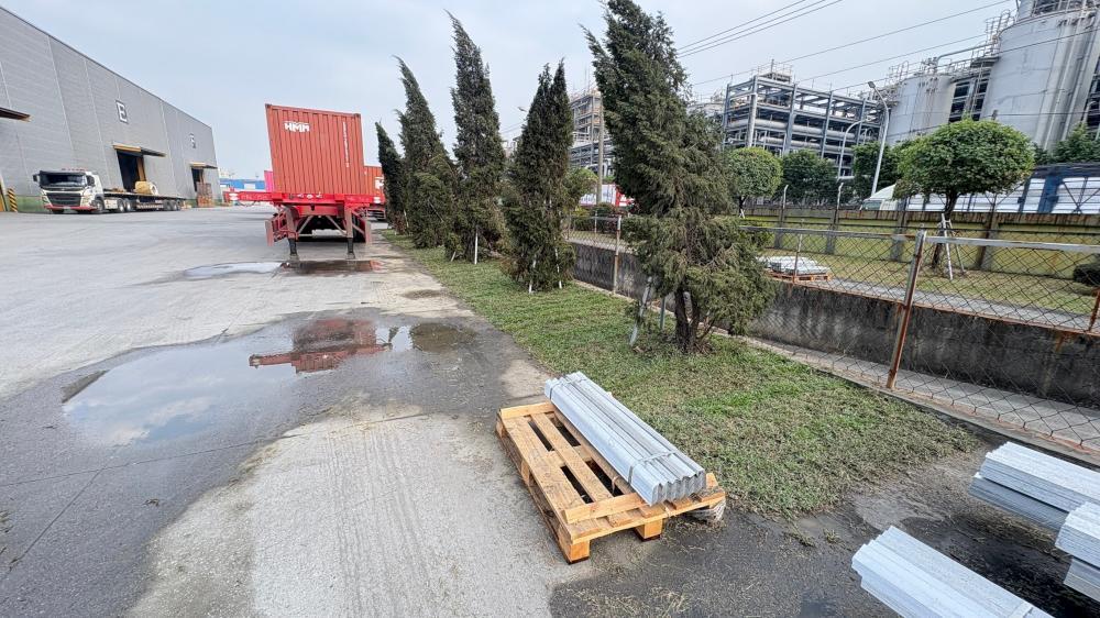 【高雄工廠除草】工廠定期除草整理及地毯草種植