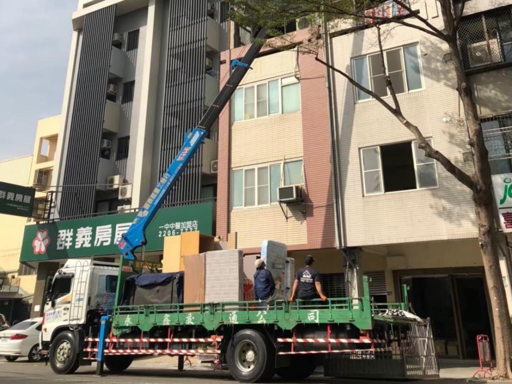 台中搬家公司推薦-吊車搬遷 Mobile Crane Moving