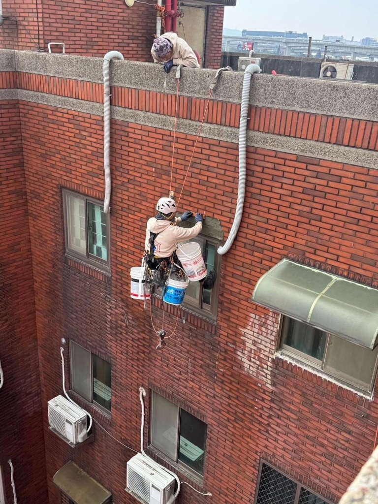 桃園市楊梅區社區外牆磁磚修補工程施工