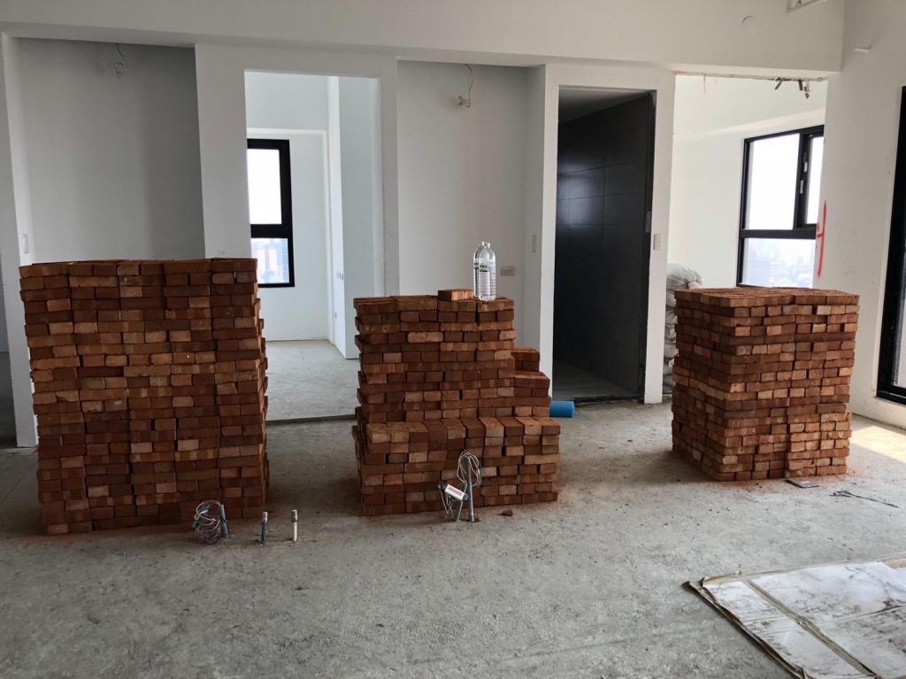 111-07李府隔間砌磚牆面粉光工程